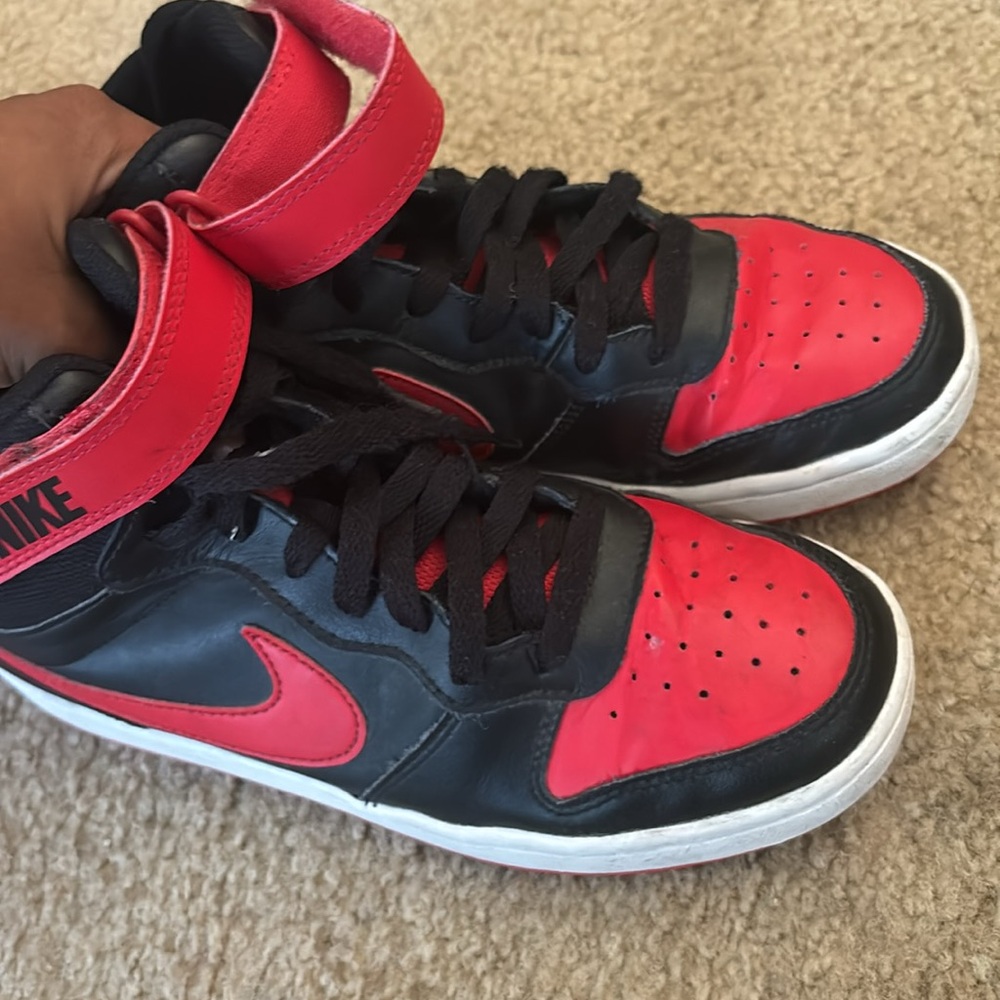 Nike Kids' Grade School Court Borough Mid Shoes